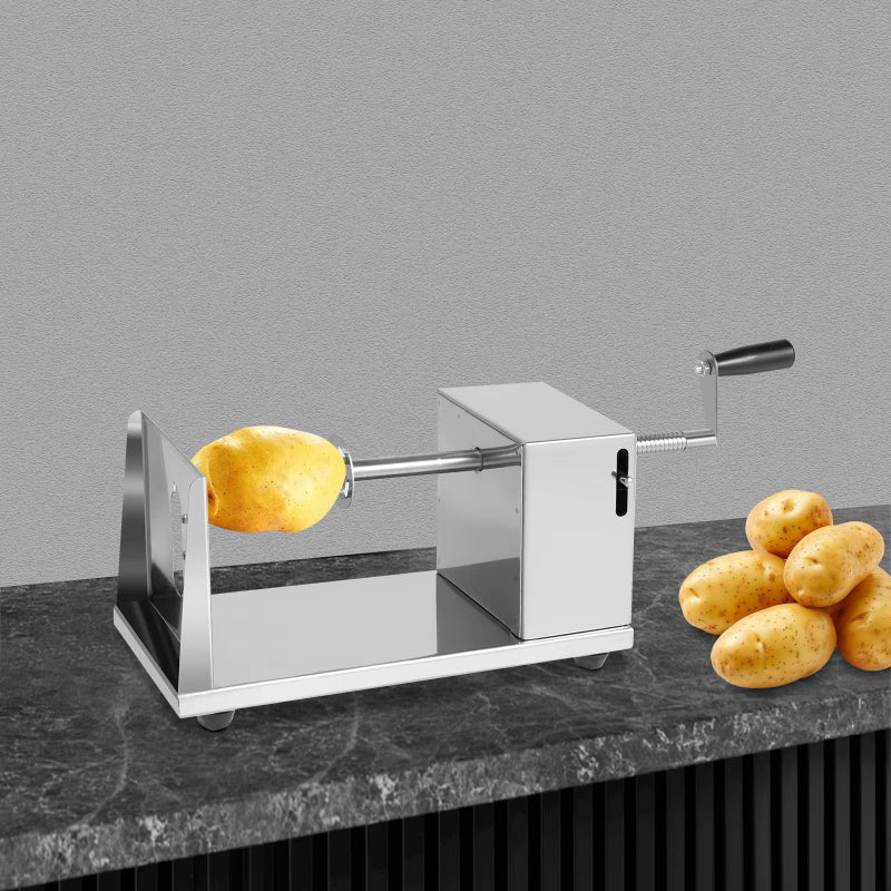 Coupe frites professionnel sur comptoir avec pomme de terre entière