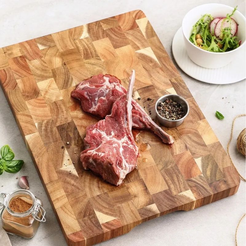 planche a decouper damier bois assaisonner carré agneau