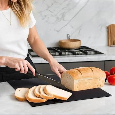 Planche a decouper signature noire parfaite couper pain