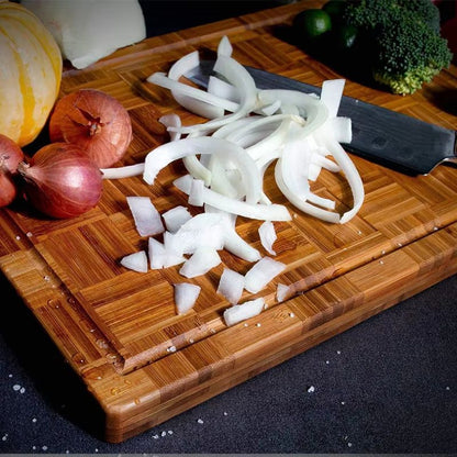 planche en bois damier avec rainure ramasse jus