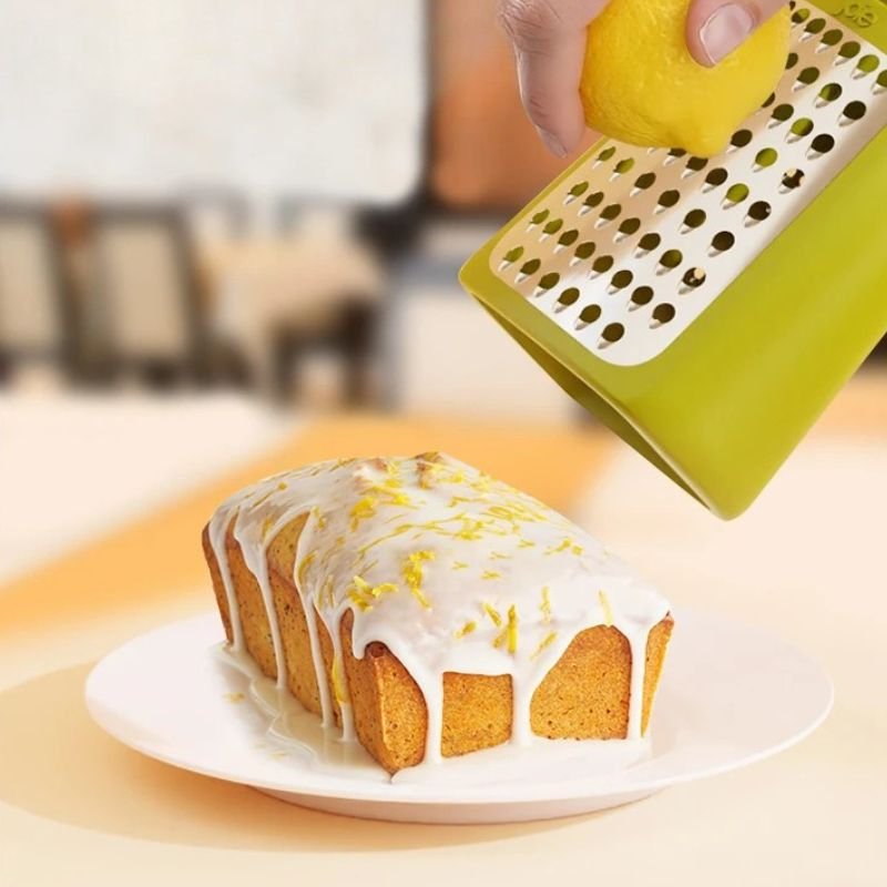 Rape fromage râper zeste citron sur gâteau