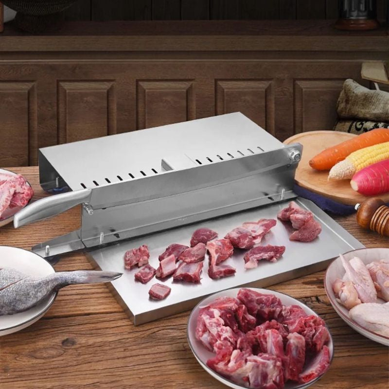 Trancheuse à jambon assiette avec plusieurs aliments tranche