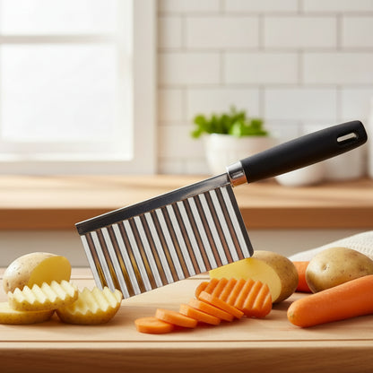 coupe frites avec légumes sur comptoir cuisine