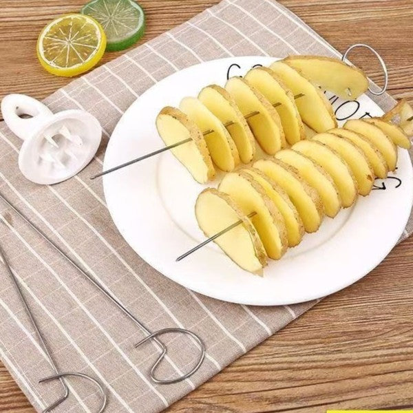 coupe frites deux spirales pomme de terre dans assiette