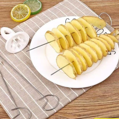 coupe frites deux spirales pomme de terre dans assiette