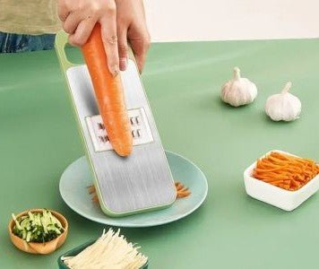 cuisine mandoline tranche carottes en julienne