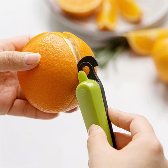 Eplucheur-fonctionne-bien-pour-les-oranges