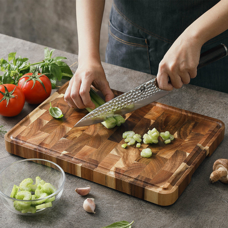 planche à découper en bois robuste et stable