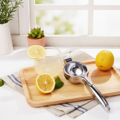 presse agrume manuel limonade fraîche sur plateau cuisine