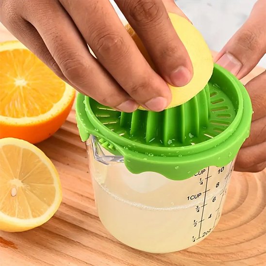 Presse agrume presser jus du citron dans tasse incluse