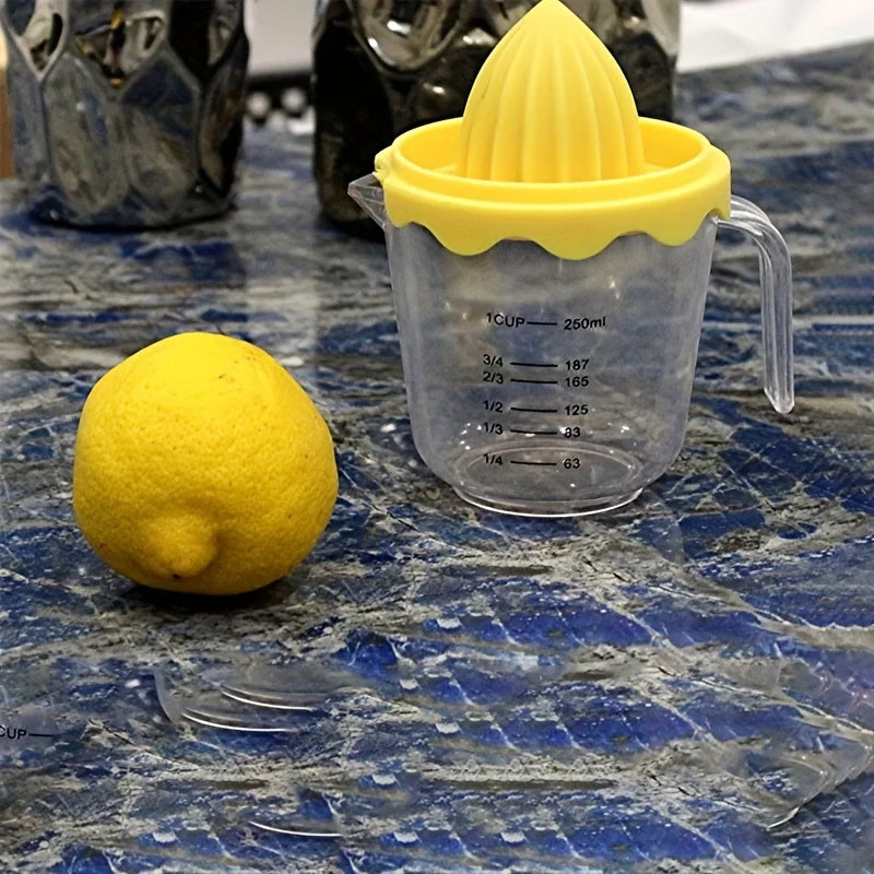 presse agrume tasse transparente graduée avec citron