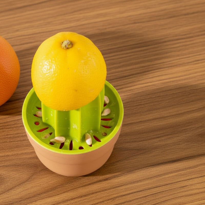 presse agrumes pressant citron sur comptoir