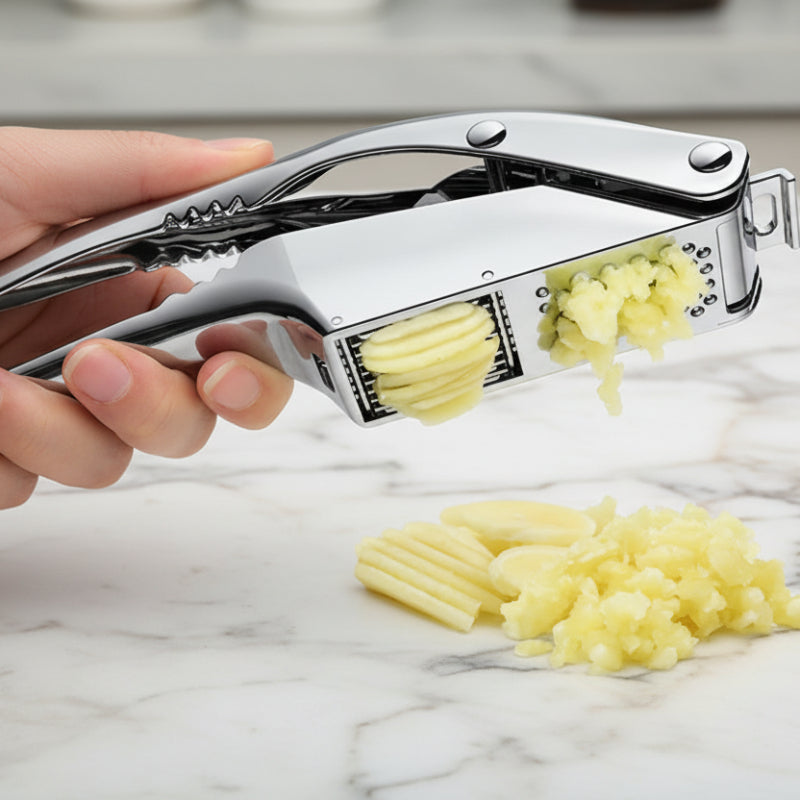 presse ail pouvant contenir une grande quantité d'ail à la fois