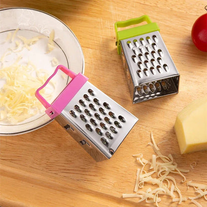 rape à fromage avec poignée de couleur différente
