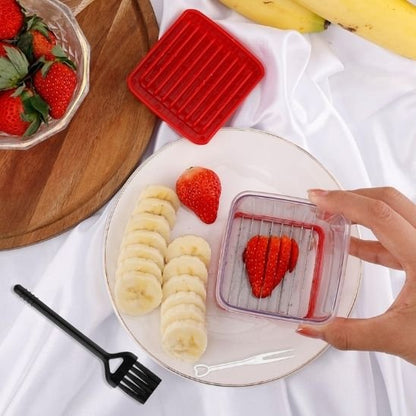 trancheuse jolie assiette de fruits avec fraises bananes tranchées