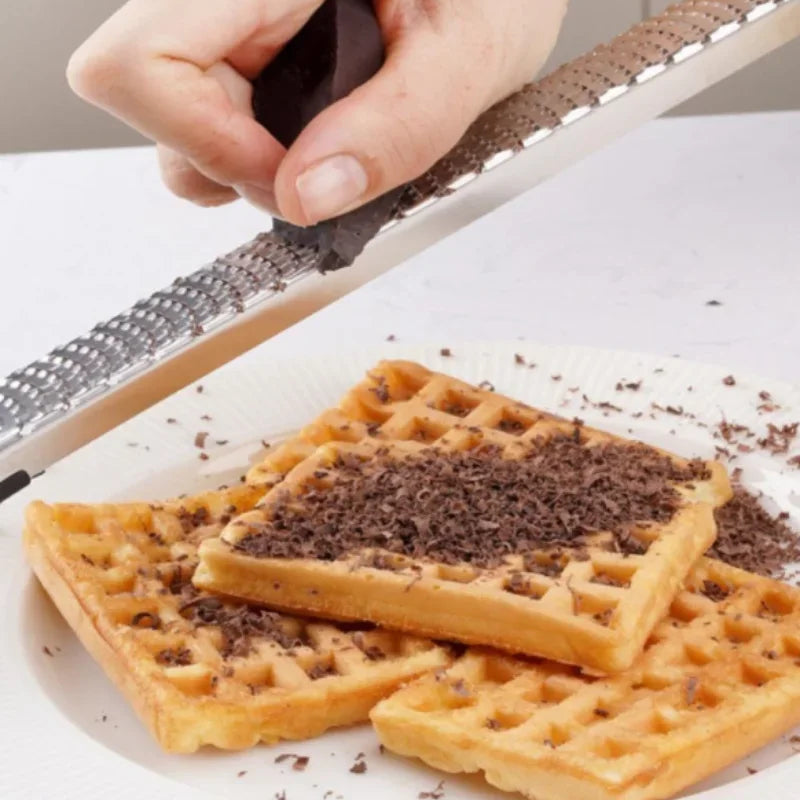 zesteur râper chocolat en mince copeaux
