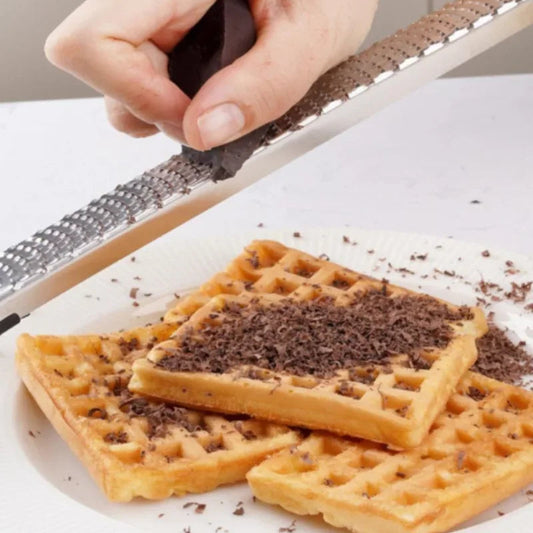zesteur râper chocolat en mince copeaux